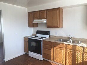 75-73 NW Jorgen St in Winston, OR - Building Photo - Building Photo