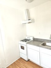 2032 Vista Del Mar Ave in Los Angeles, CA - Building Photo - Building Photo