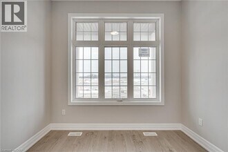 3041 William Cutmore Blvd in Oakville, ON - Building Photo - Building Photo