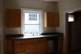 726 E Hunter Ave in Bloomington, IN - Foto de edificio - Building Photo