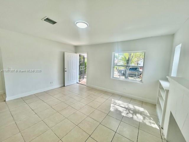 445 NW 44th St in Miami, FL - Building Photo - Building Photo
