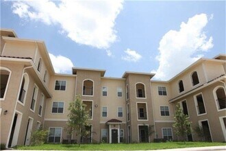 2101 W Business 83 in Weslaco, TX - Foto de edificio - Building Photo