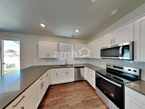 818 S Oak St in Lakewood, CO - Building Photo - Building Photo