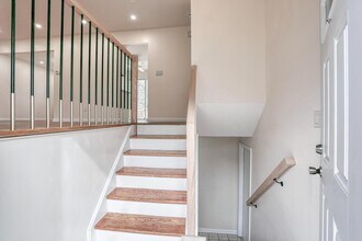 27 Great Oaks Dr in New City, NY - Building Photo - Building Photo