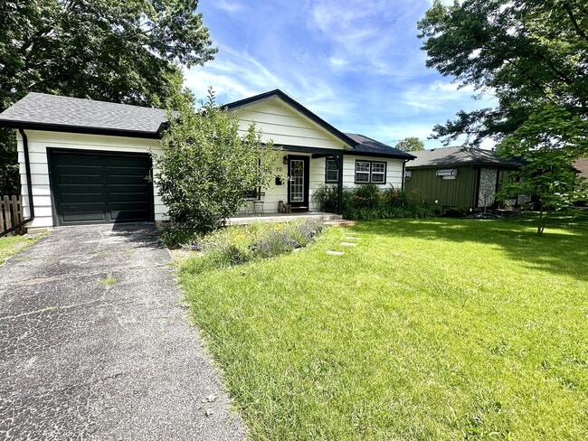 302 SE 8th St in Lee's Summit, MO - Building Photo - Building Photo