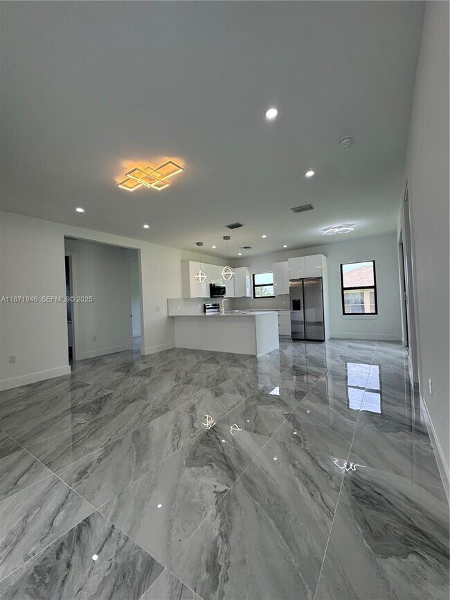 1403 Unice Ave N in Lehigh Acres, FL - Building Photo - Building Photo