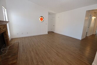 1751 E Reno Ave in Las Vegas, NV - Foto de edificio - Building Photo