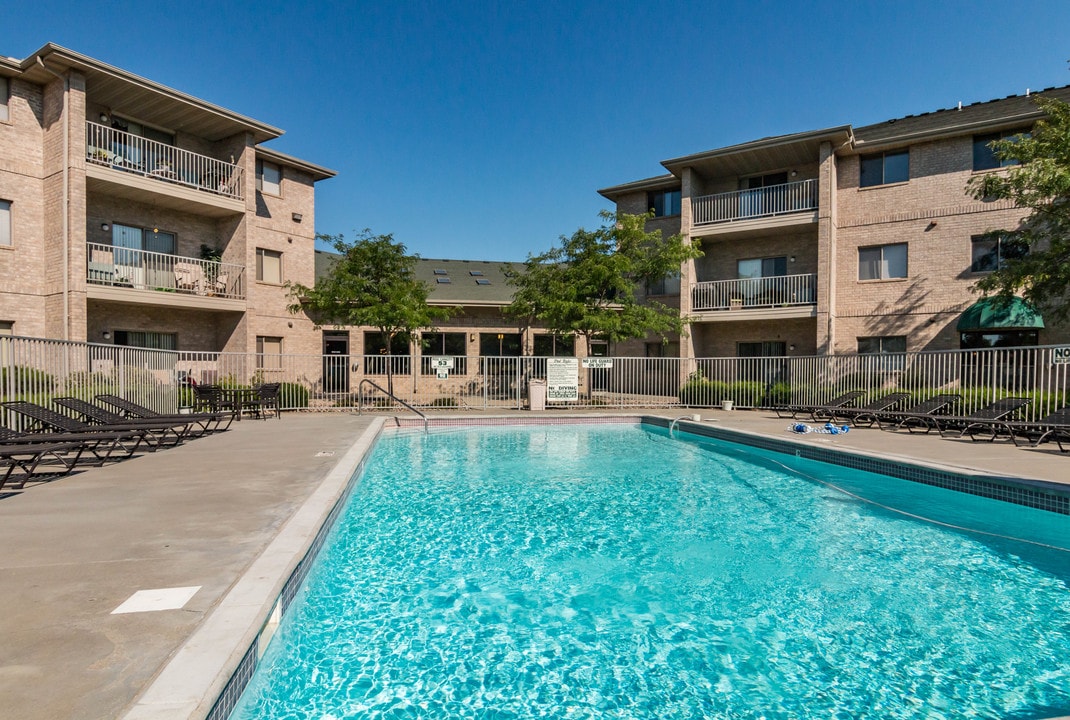 EAST HAMPTON in Wichita, KS - Building Photo