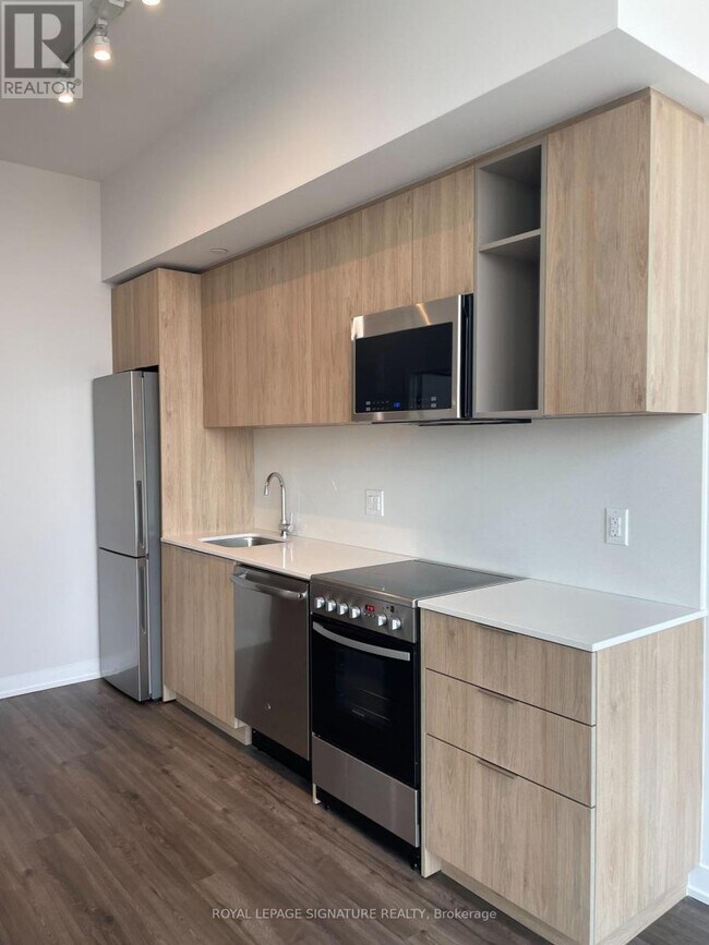 25 Nicholas Ave in Toronto, ON - Building Photo - Building Photo