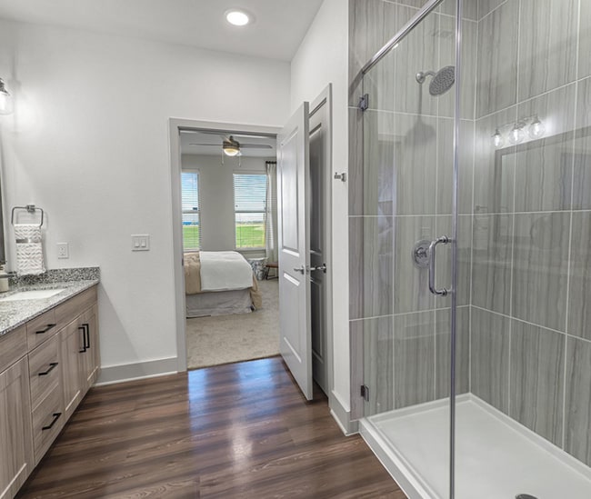 3802 State Hwy 161 in Grand Prairie, TX - Foto de edificio - Building Photo