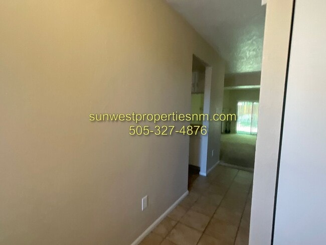 1054 E Navajo St in Farmington, NM - Building Photo - Building Photo