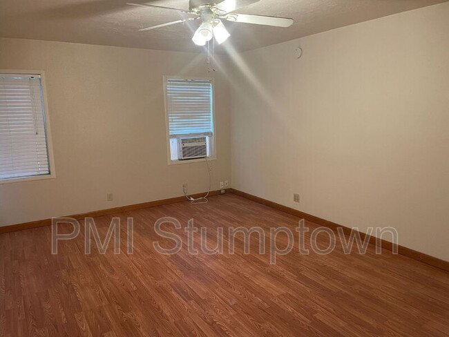 1666 SE Clatsop St in Portland, OR - Building Photo - Building Photo