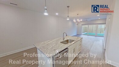 8752 Sandy Rdg Lp in Wilmington, NC - Building Photo - Building Photo