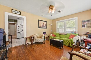 154 Willow St in Humble, TX - Building Photo