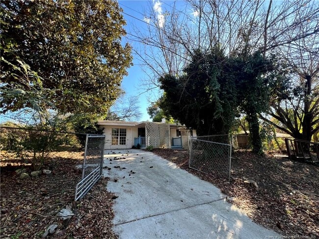 property at 1602 Crescent Dr