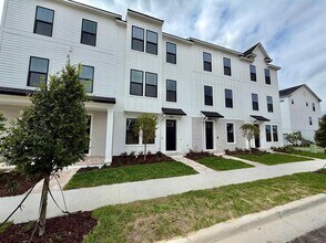 15190 Groveside Rd in Winter Garden, FL - Building Photo - Building Photo