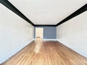 73-20 Austin St in Queens, NY - Building Photo - Building Photo