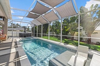 279 Avalon Rd in Venice, FL - Building Photo - Building Photo