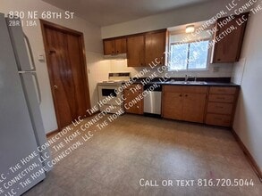 830 NE 68th St in Gladstone, MO - Building Photo - Building Photo