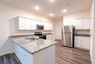 144 Mullen Wy in Taylor, TX - Building Photo - Building Photo