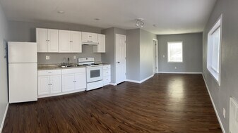 3226 SE Rockwood St in Portland, OR - Building Photo