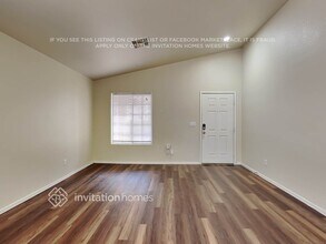 8525 Gracious Pine Ave in Las Vegas, NV - Building Photo - Building Photo