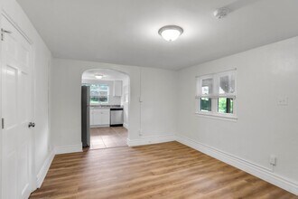 717 Kalb St SE-Unit -Unit B in Atlanta, GA - Building Photo - Building Photo