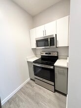 30 Beacham St, Unit 108 in Everett, MA - Building Photo - Building Photo