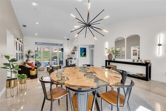 8515 NW 168th Terrace in Miami Lakes, FL - Building Photo - Building Photo