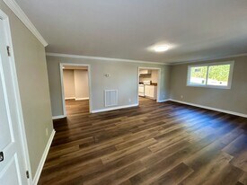 308 W 5th St in Oxford, AL - Building Photo