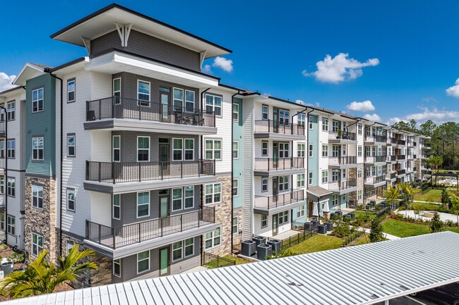 Amberlin Wiregrass Ranch 55+ Active Adult in Wesley Chapel, FL - Building Photo - Building Photo
