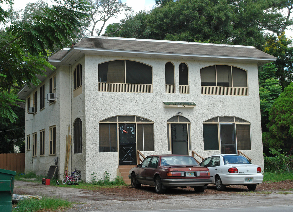 910 N Amelia Ave in DeLand, FL - Building Photo