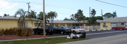 231 SW 15th St in Pompano Beach, FL - Foto de edificio - Building Photo