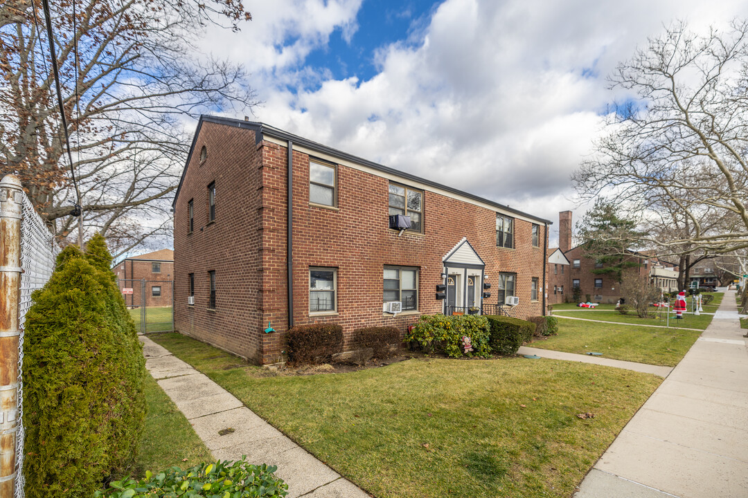 Meadowlark Garden in Flushing, NY - Building Photo