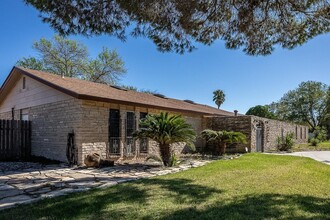 323 Meandering Way in Del Rio, TX - Building Photo - Building Photo