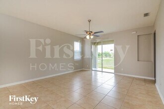 7228 53rd Pl E in Palmetto, FL - Building Photo - Building Photo