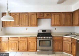 21 Colebrook Ct in Princeton, NJ - Building Photo - Building Photo
