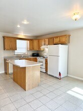 1001 Bloom Rd, Unit 103 in Danville, PA - Foto de edificio - Building Photo