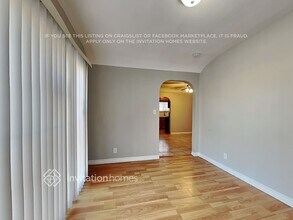758 W 104th St in Los Angeles, CA - Foto de edificio - Building Photo