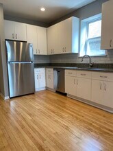 2112 N Leavitt St, Unit 2a in Chicago, IL - Building Photo - Building Photo