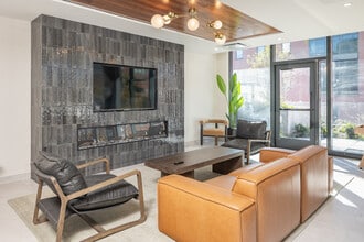 Neveseno in Chicago, IL - Building Photo - Building Photo