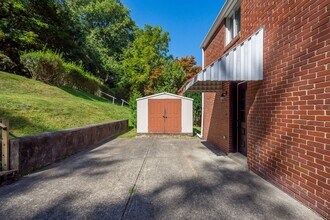 5744 Poketa Rd in Verona, PA - Building Photo - Building Photo