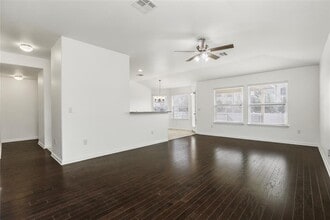 18105 Bandelier Dr in Pflugerville, TX - Building Photo - Building Photo