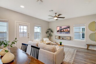 28325 Birnham Woods Dr in Spring, TX - Building Photo - Building Photo