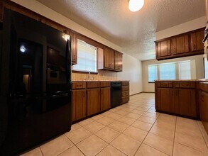 1329 NE 20th Pl in Moore, OK - Building Photo - Building Photo