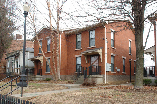 Baxter Avenue in Louisville, KY - Foto de edificio - Building Photo