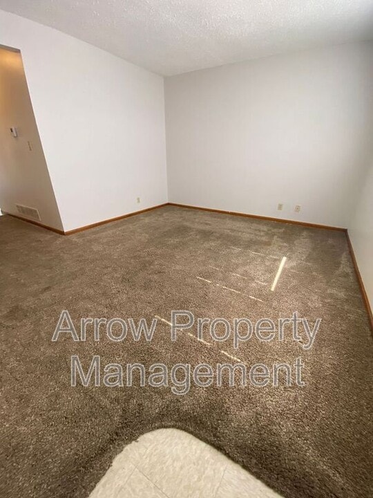 1326 S Jackson St in Junction City, KS - Building Photo