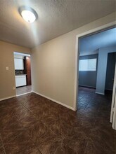 221 E Lobit Ave in Baytown, TX - Building Photo - Building Photo