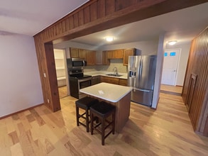 1032 Union Dr in Fairbanks, AK - Building Photo - Building Photo