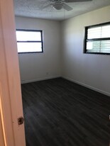 101 Carole Dr in Gregory, TX - Building Photo